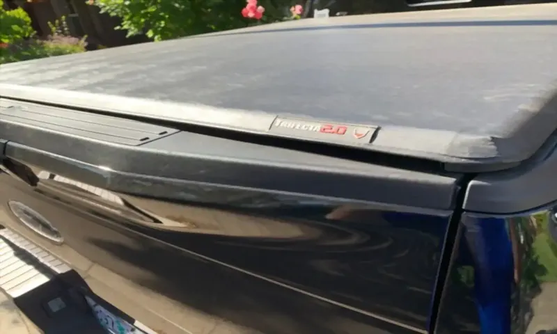 do you remove a tonneau cover