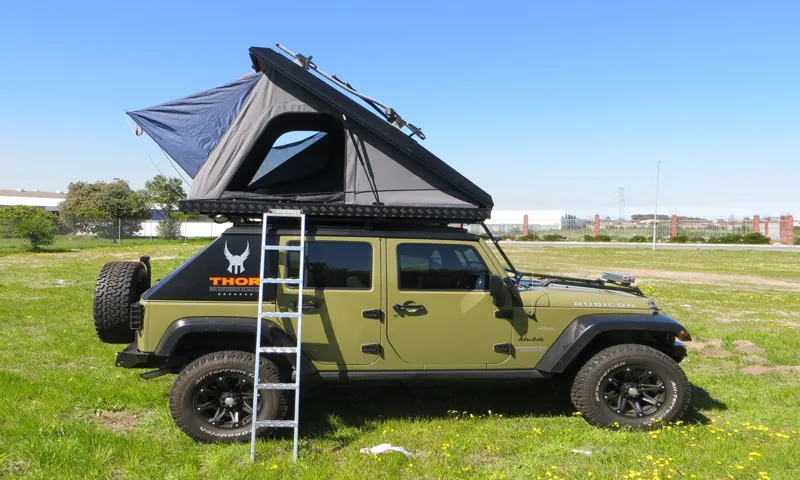 how does a roof top tent mounted