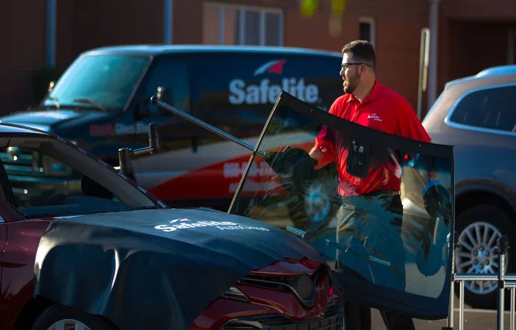 how does safelite repair a cracked windshield