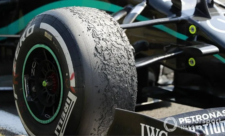 how heavy is a f1 tire