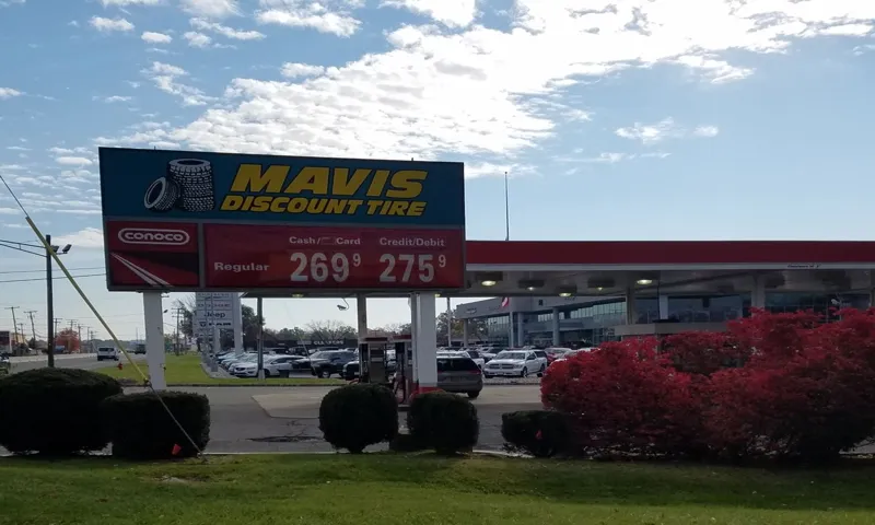 how many mavis tire stores are there