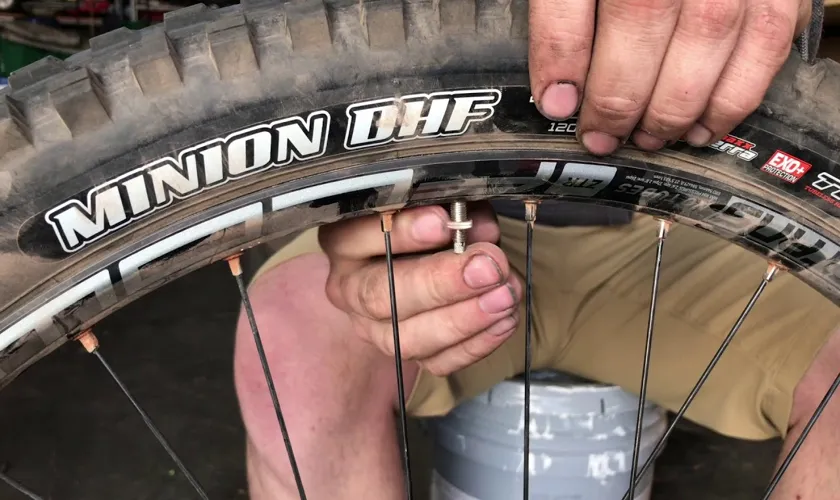 how to change a rear bike tire with gears