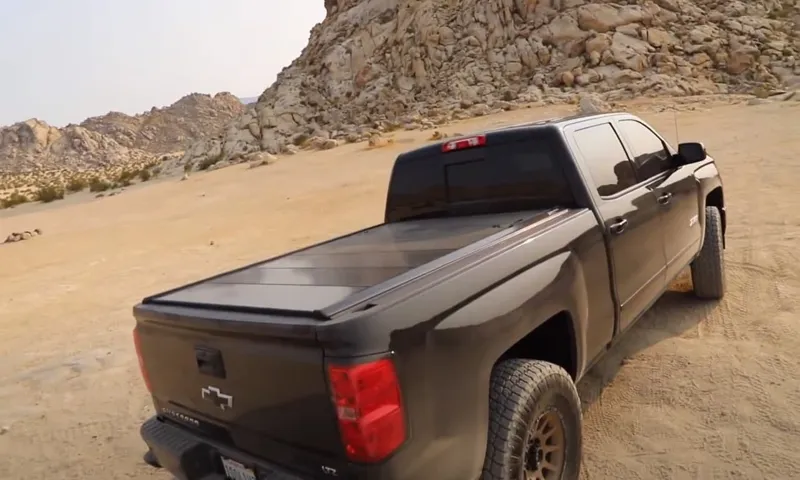 how to clean truck tonneau cover