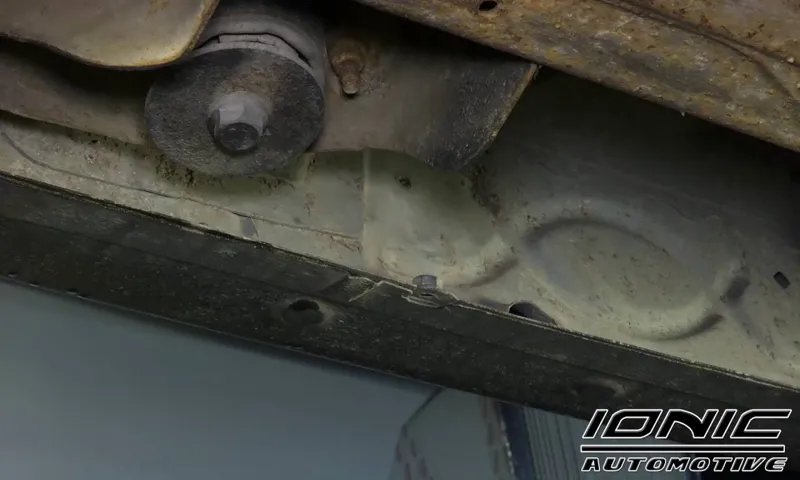 how to install ionic running board brackets 1098