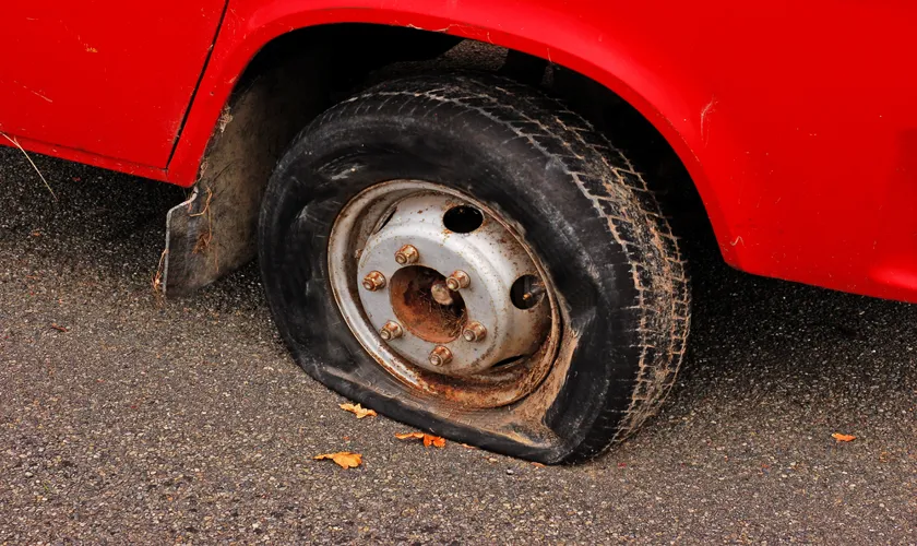 How to Know if a Tire is Flat: Quick and Easy Tips for Spotting a Leaky Tire