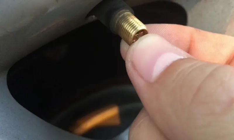 how to remove tire valve stem core