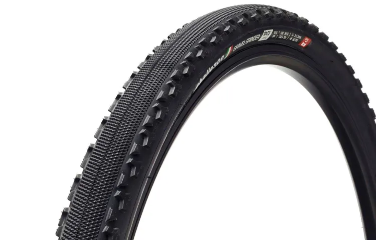 what is a clincher tire