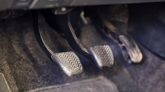 What is a Clutch Pedal? A Beginner’s Guide to Understanding the Function and Importance of Clutch Pedals