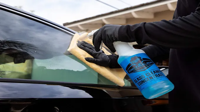 What is the Best Car Window Cleaner for a Crystal Clear View?