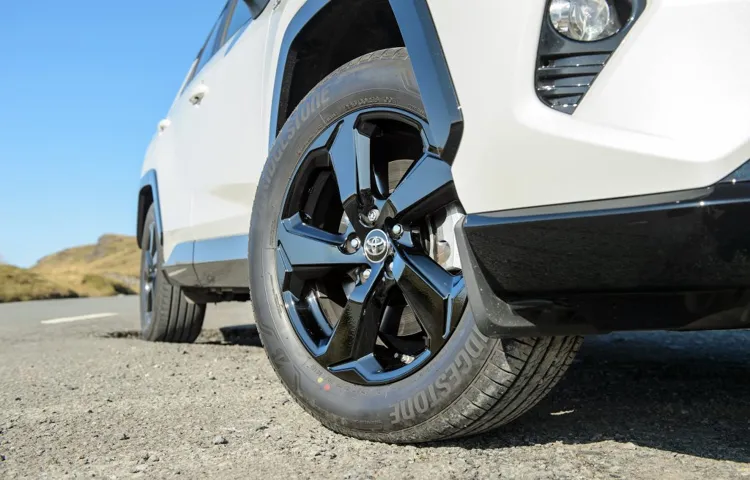 what is the correct tire pressure for a toyota rav4