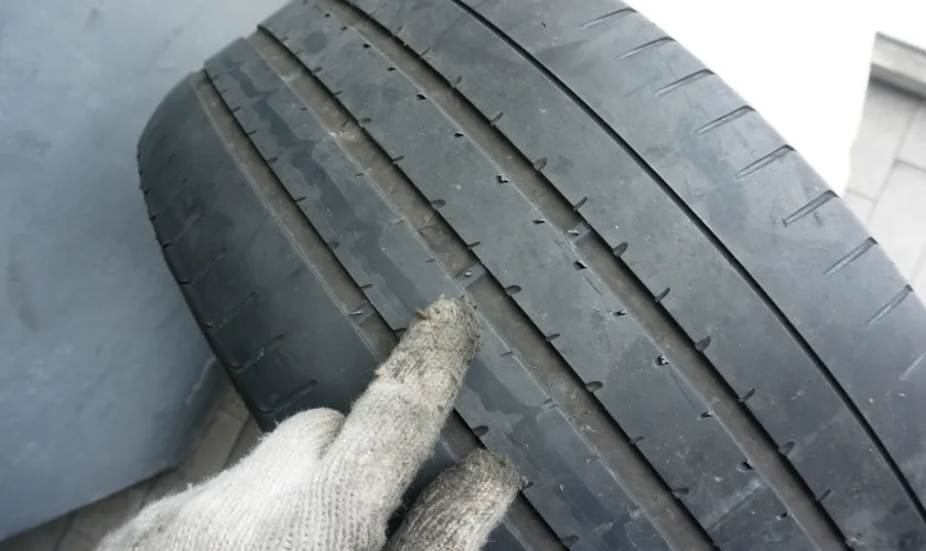 what is the wear bar on a tire