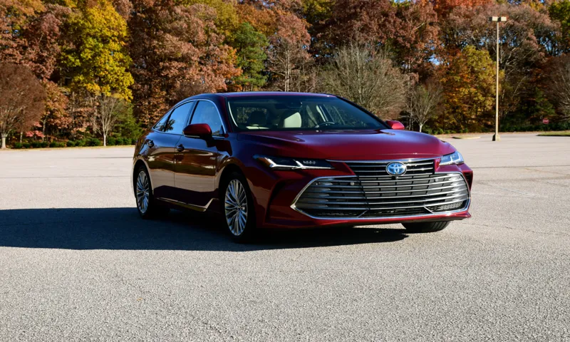 what replaced the toyota avalon