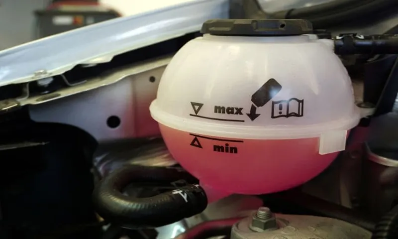 Does Coolant Level Go Down When Cold? Explaining the Cold Weather Impact on Coolant Levels