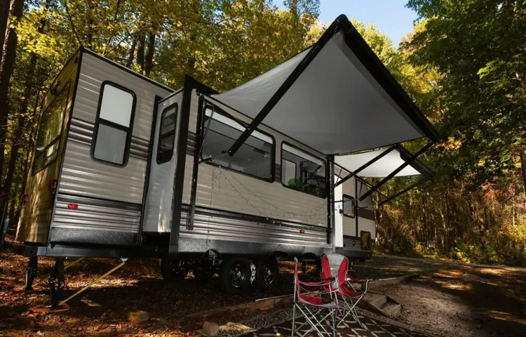 how to open a rv awning