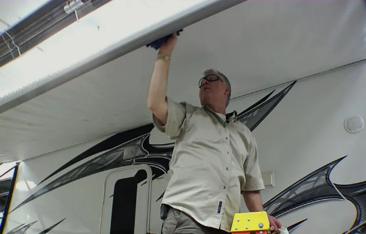 how to remove a rv awning