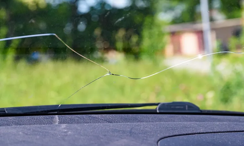 why repair a cracked windshield edmonton